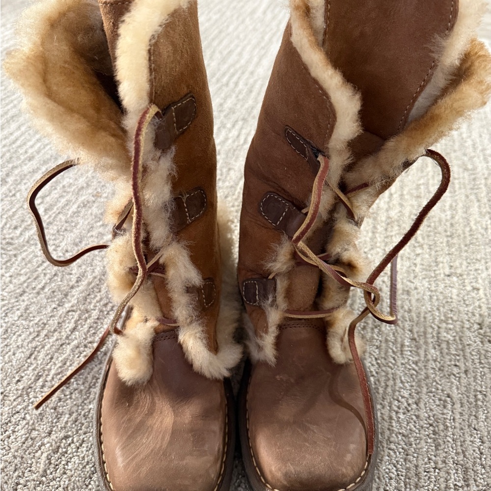 Born Shearling Lined Leather Winter Boots – Women’s 6